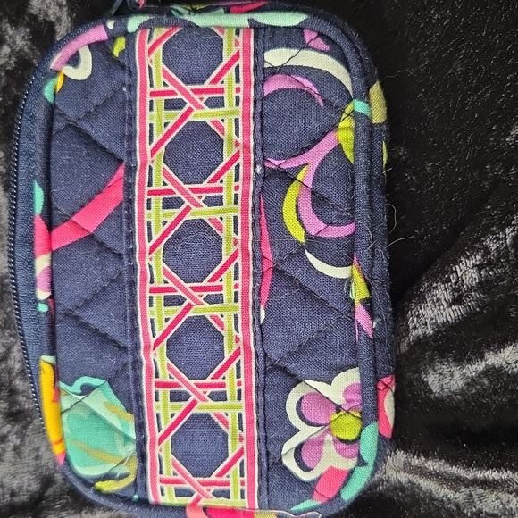 Vera Bradley 4 Piece Set Crossbody,Wallet, ID Holder, Chain Purse New Condition - Picture 10 of 11